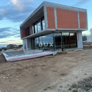 ZADAR, VRSI - Ekskluzivna prilika za investiciju: luksuzna vila s 5 zvjezdica s grijanim bazenom i pogledom na more