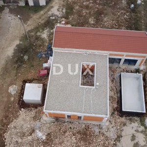 ZADAR, ZEMUNIK G. – Luksuzna moderna vila (B) prizemnica s bazenom