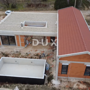 ZADAR, ZEMUNIK G. – Luksuzna moderna vila (B) prizemnica s bazenom