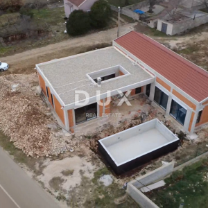 ZADAR, ZEMUNIK G. – Luksuzna moderna vila (B) prizemnica s bazenom