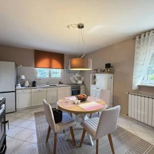 Zagreb, Dubrava-Novoselec, Najam Kuće s dva stana 358 m2