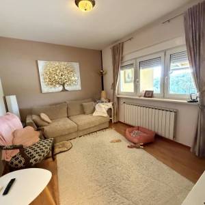 Zagreb, Dubrava-Novoselec, Najam Kuće s dva stana 358 m2