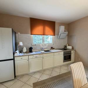 Zagreb, Dubrava-Novoselec, Najam Kuće s dva stana 358 m2