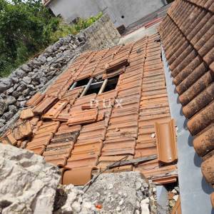 ZATON, ŠIBENIK - Kamena kuća prvi red do mora