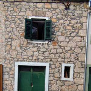 ZATON, ŠIBENIK - Kamena kuća prvi red do mora
