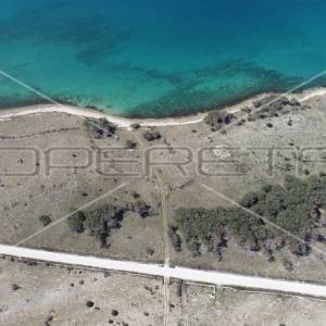 Zemljište turističke namjene, uz more, investicija, otok Pag, 15.000m2