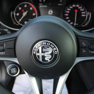 Alfa Romeo Giulia 2.2 Q4 AUTOMATIK Veloce *LED, NAVIGACIJA, KAMERA*