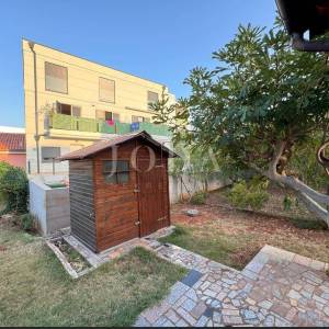 Apartman s velikim vrtom,Novigrad