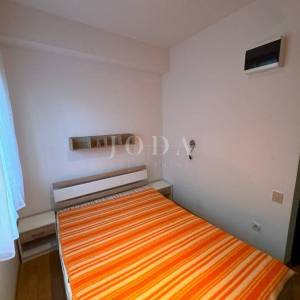 Apartman s velikim vrtom,Novigrad