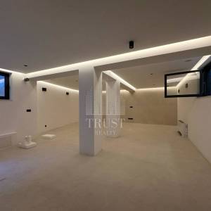Apartman u prizemlju s privatnim bazenom u gradu Krku
