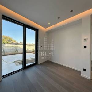 Apartman u prizemlju s privatnim bazenom u gradu Krku