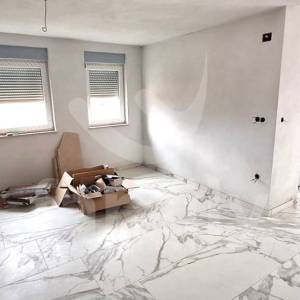 APARTMANSKA KUĆA SA 4 STANA I POGLEDOM NA MORE