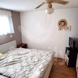 APARTMANSKA KUĆA SA 4 STANA I POGLEDOM NA MORE