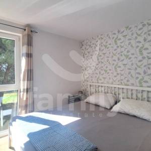 APARTMANSKA KUĆA SA BAZENOM BLIZU MORA