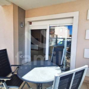 APARTMANSKA KUĆA SA BAZENOM BLIZU MORA