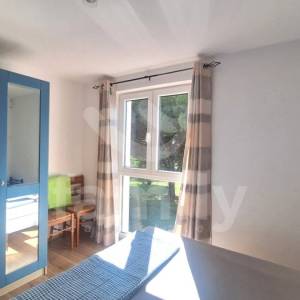 APARTMANSKA KUĆA SA BAZENOM BLIZU MORA