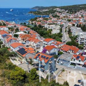 Apartmanska kuća u gradu Hvaru