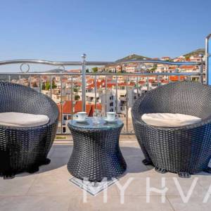 Apartmanska kuća u gradu Hvaru