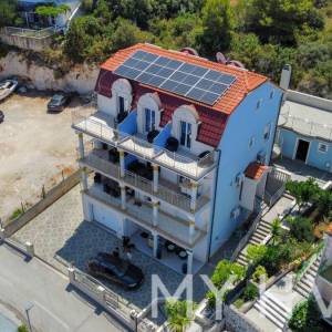 Apartmanska kuća u gradu Hvaru