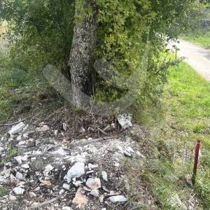 ATRAKTIVNA GRAĐEVINSKA PARCELA SA POGLEDOM NA MORE