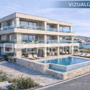 ATRAKTIVNO GRAĐEVINSKO ZEMLJIŠTE – KANICA / ROGOZNICA, 90m OD MORA, ASFLATIRANI 