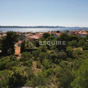 BIBINJE - GRAĐEVINSKO ZEMLJIŠTE OD 735 m2  S POGLEDOM NA MORE !!