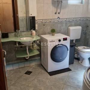 BILI BRIG - Trosoban stan u suterenu - 87m2