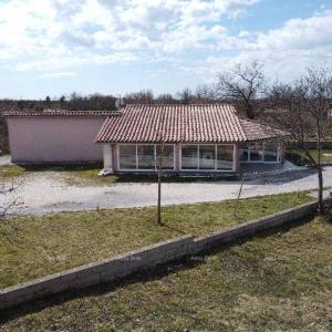 Blizina Marčane, kuća na velikom terenu od 26.000 m2.