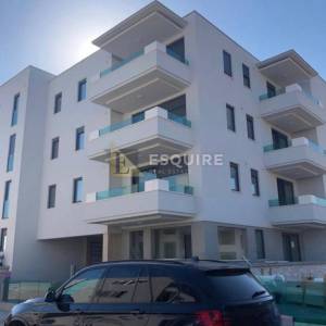BORIK - Trosoban stan s garažnim mjestom - 90m2