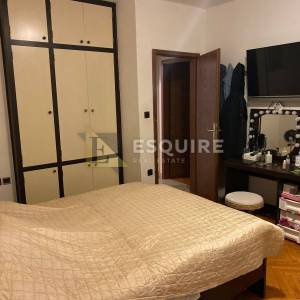 BRAČ - SUTIVAN - Kuća sa dvije stambene jedinice i bazenom - 425m2