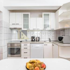 BRAČ - SUTIVAN - Kuća sa dvije stambene jedinice i bazenom - 425m2
