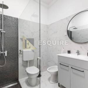 BRAČ - SUTIVAN - Kuća sa dvije stambene jedinice i bazenom - 425m2
