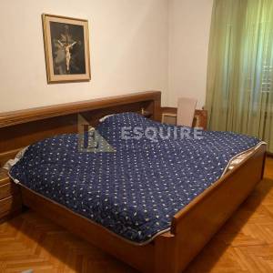 BRAČ - SUTIVAN - Kuća sa dvije stambene jedinice i bazenom - 425m2