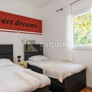 BRAČ - SUTIVAN - Kuća sa dvije stambene jedinice i bazenom - 425m2
