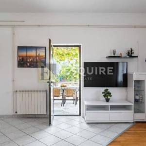 BRAČ - SUTIVAN - Kuća sa dvije stambene jedinice i bazenom - 425m2