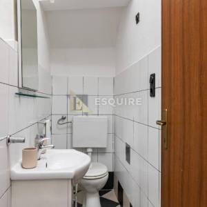 BRAČ - SUTIVAN - Kuća sa dvije stambene jedinice i bazenom - 425m2