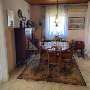 BRAČ - SUTIVAN - Kuća sa dvije stambene jedinice i bazenom - 425m2