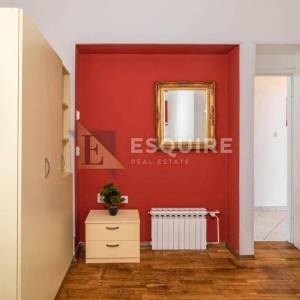BRAČ - SUTIVAN - Kuća sa dvije stambene jedinice i bazenom - 425m2