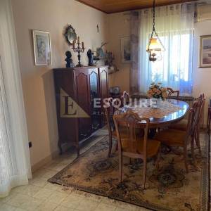 BRAČ - SUTIVAN - Kuća sa dvije stambene jedinice i bazenom - 425m2