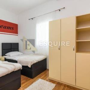 BRAČ - SUTIVAN - Kuća sa dvije stambene jedinice i bazenom - 425m2
