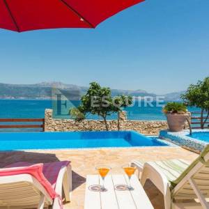 ČIOVO - SLATINE Villa u prvom redu do mora