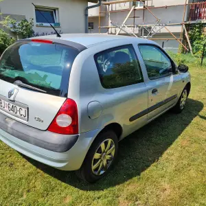 Clio 2002