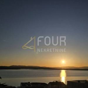 Crikvenica, 66.95m2, 2s+db, balkon, pogled