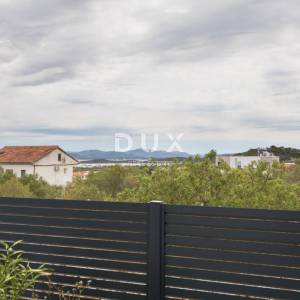 DALMACIJA, MURTER - Dvosobno prizemlje s pogledom na more