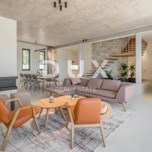 DALMACIJA, PRIMOŠTEN - Ekskluzivna dizajnerska vila s infinity bazenom i panoramskim pogledom na more
