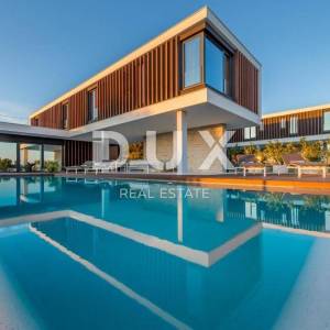 DALMACIJA, PRIMOŠTEN - Ekskluzivna dizajnerska vila s infinity bazenom i panoramskim pogledom na more