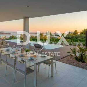 DALMACIJA, PRIMOŠTEN - Ekskluzivna dizajnerska vila s infinity bazenom i panoramskim pogledom na more
