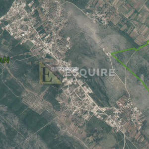 DEBELJAK - Građevinsko zemljište - 665m2