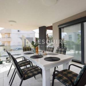 DIKLO - Dvosoban stan s vrtom 150m od mora - 131m2