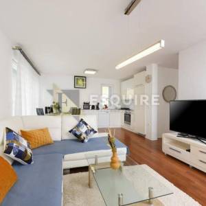 DIKLO - Dvosoban stan s vrtom 150m od mora - 131m2